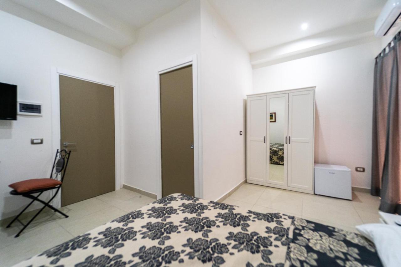 Hotel Casa Romeo Napoli Esterno foto