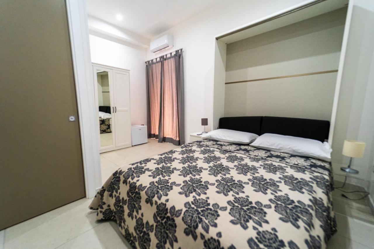 Hotel Casa Romeo Napoli Esterno foto
