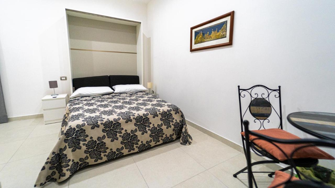 Hotel Casa Romeo Napoli Esterno foto