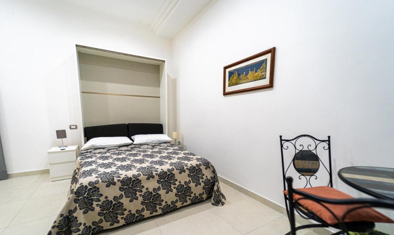 Hotel Casa Romeo Napoli Esterno foto